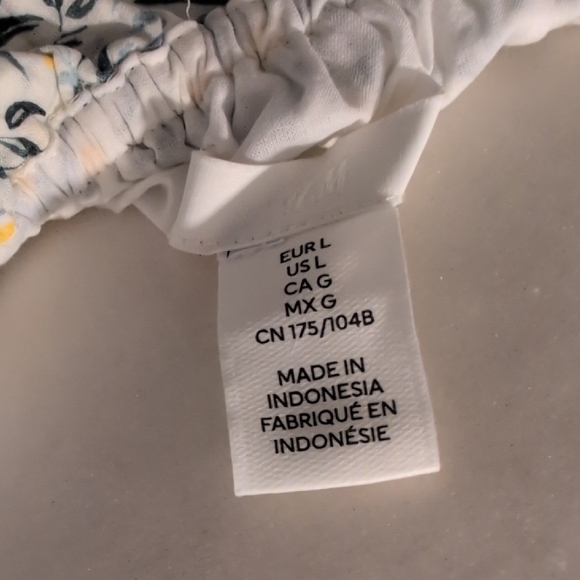 H&M White Floral Smocked Dress - Picture 6 of 8